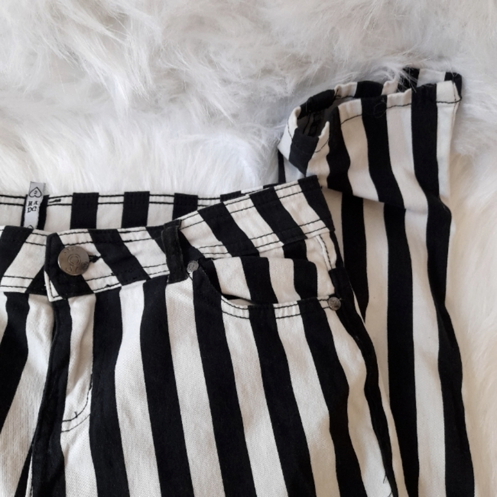 Black and White Striped Women Jeans